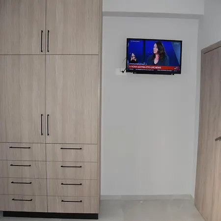 Apartment Pirgos Deluxe - Private Parking *