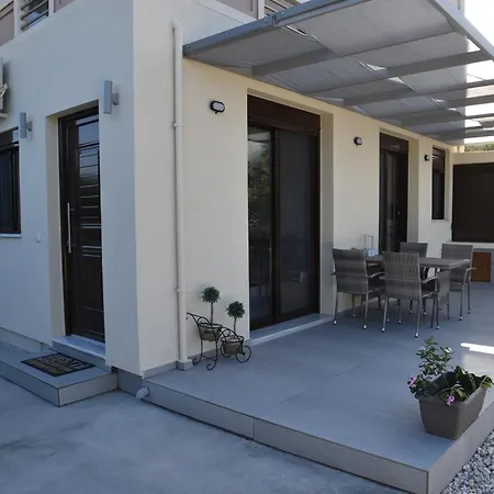 Apartment Pirgos Deluxe - Private Parking