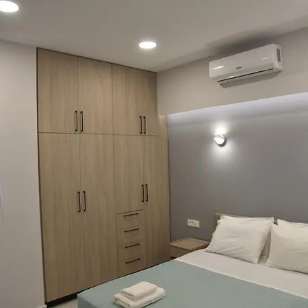 Apartment Pirgos Deluxe - Private Parking
