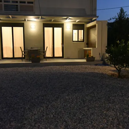 Apartment Pirgos Deluxe - Private Parking *