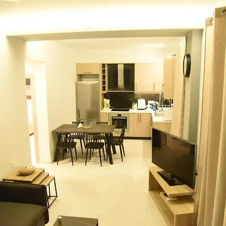 Apartment Pirgos Deluxe - Private Parking