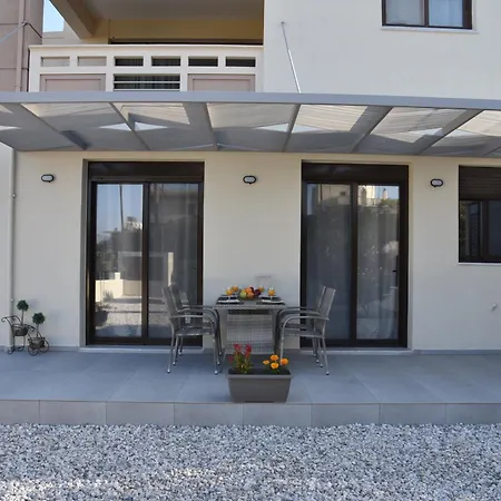 Pirgos Deluxe - Private Parking Apartment